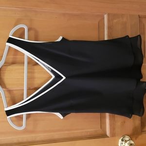COTE FEMME TANKTO P SLEEVELESS BLOUSE Double sheer black layers w white trim.